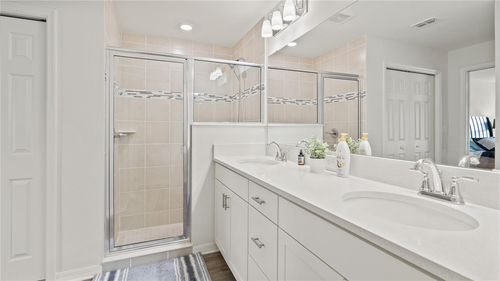 Image 19 of 31 For 7046 Bently Drive