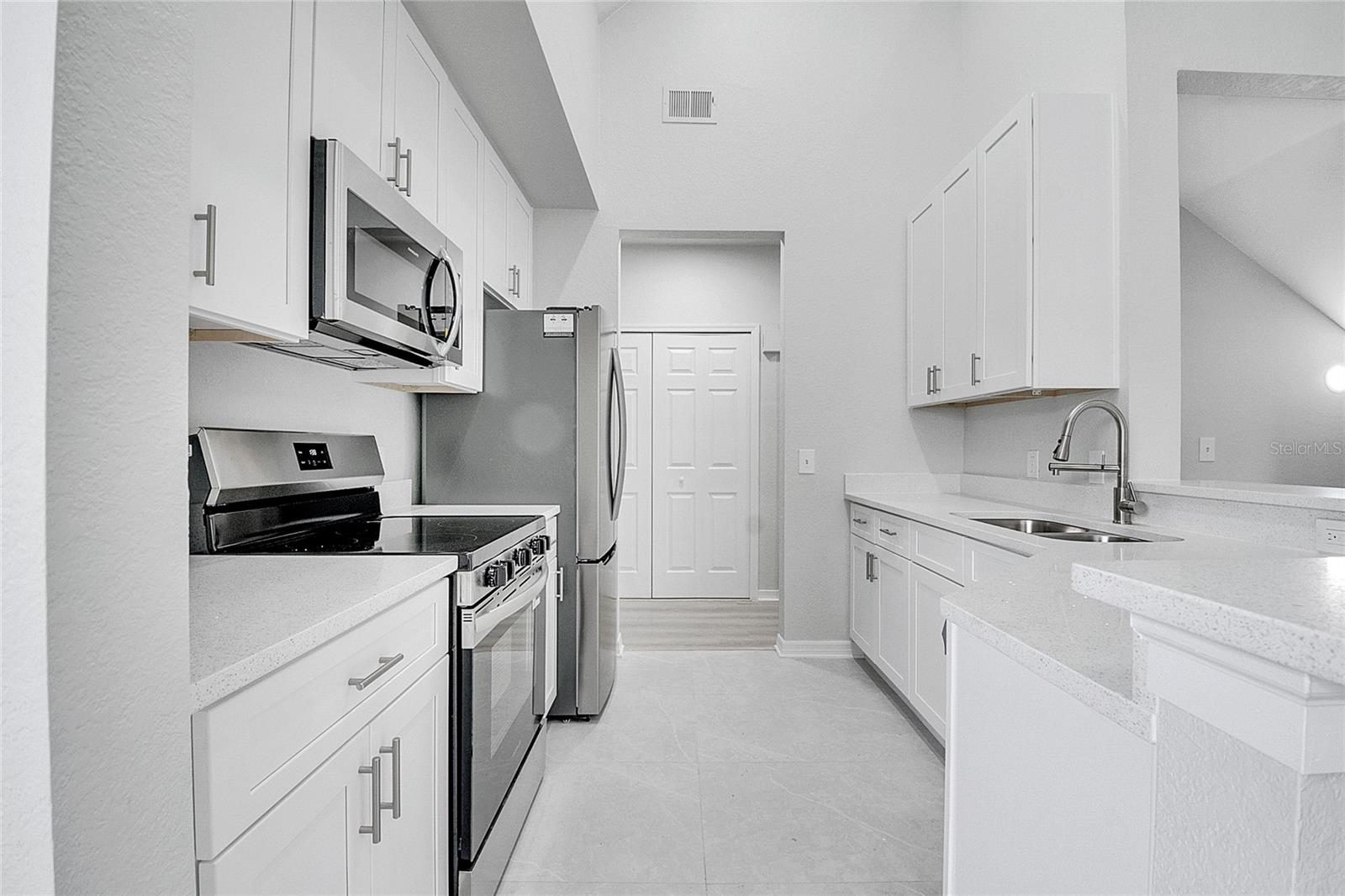 Image 10 of 38 For 6005 Westgate Drive 2224