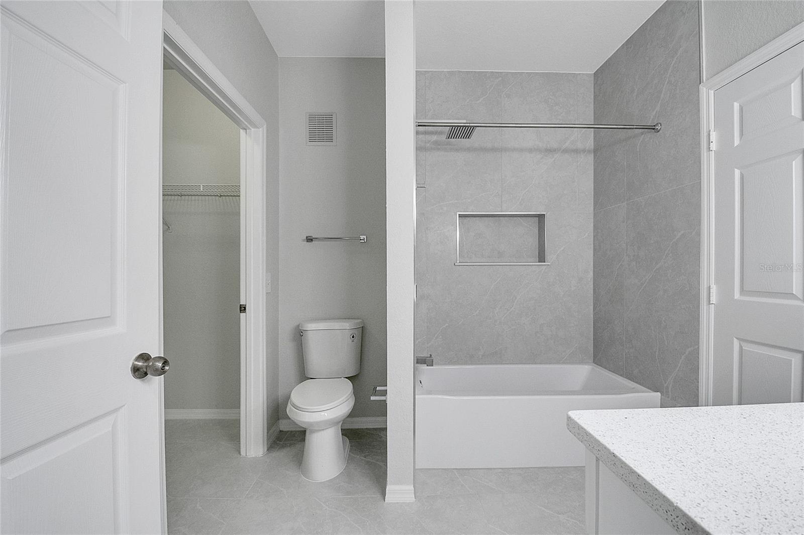 Image 25 of 38 For 6005 Westgate Drive 2224