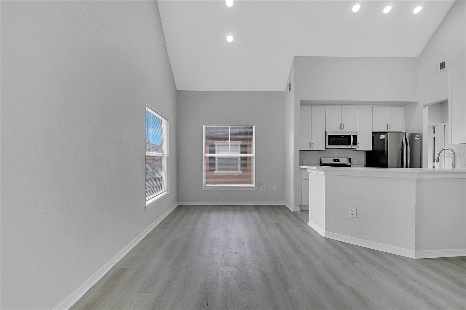 Image 6 of 38 For 6005 Westgate Drive 2224