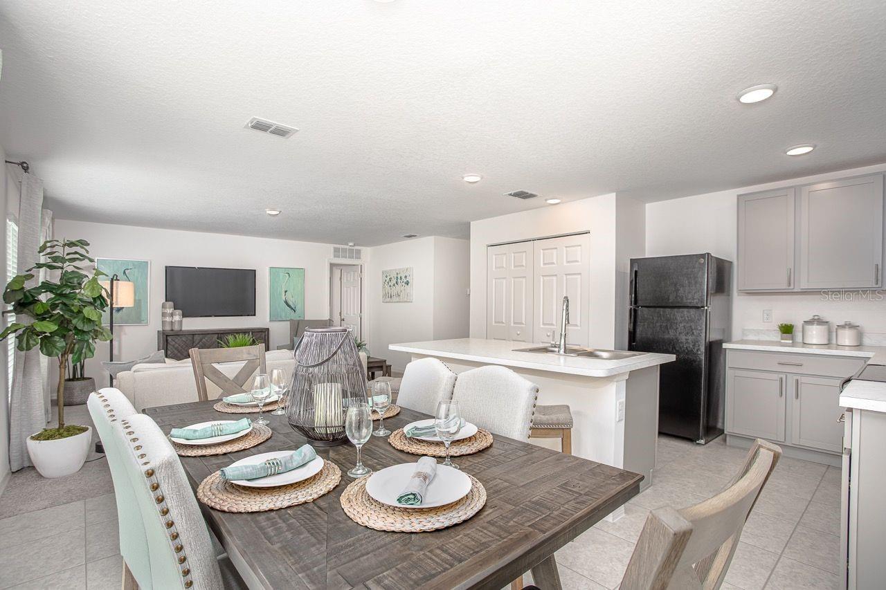 Listing photo id 5 for 2646 Sheila Drive
