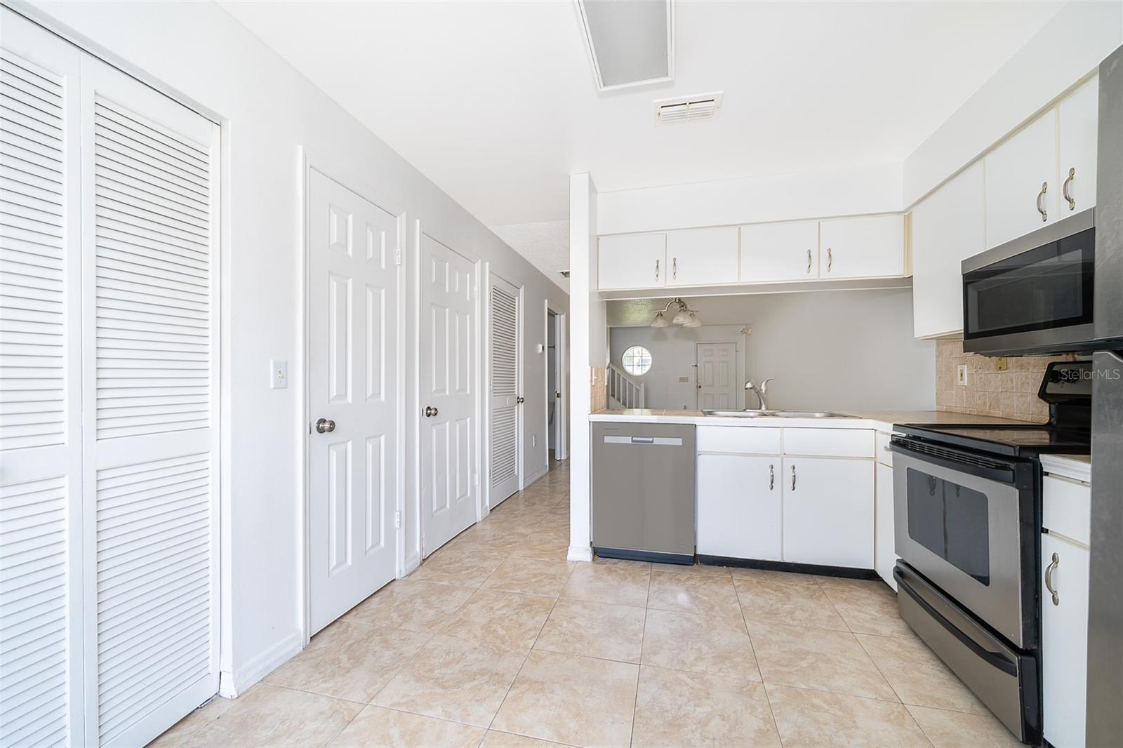 Image 19 of 25 For 3135 Enclave Court