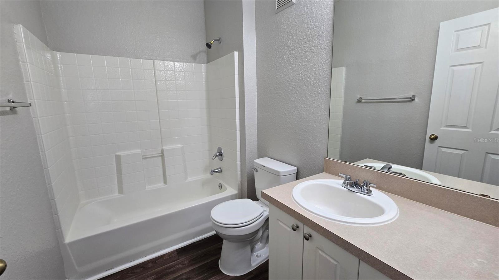 Image 16 of 32 For 845 Grand Regency Point 201