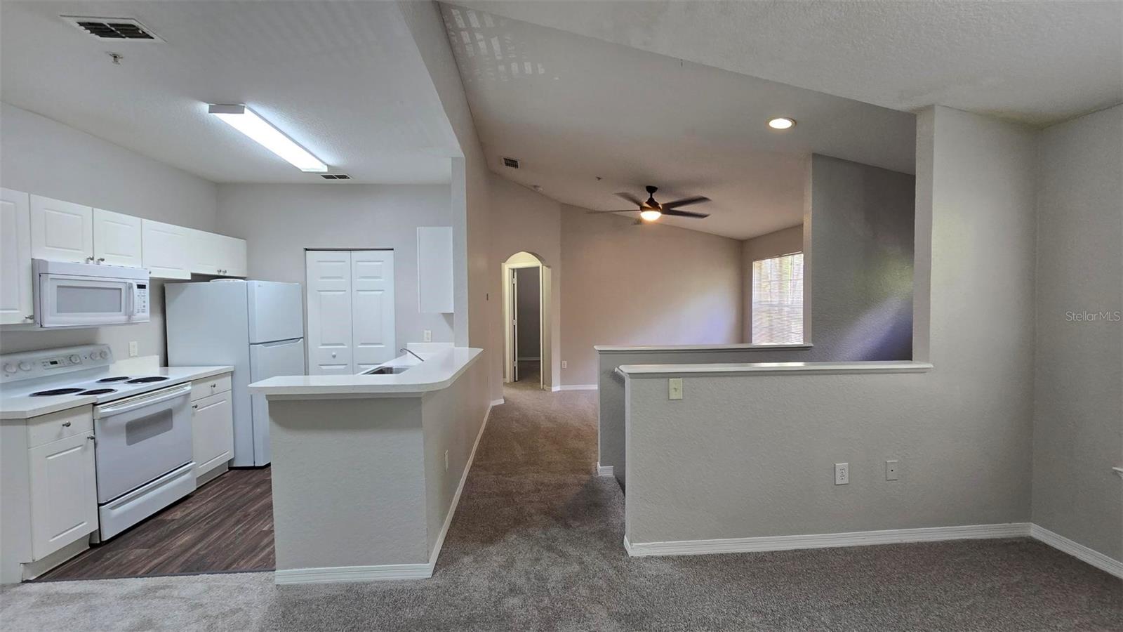 Image 17 of 32 For 845 Grand Regency Point 201