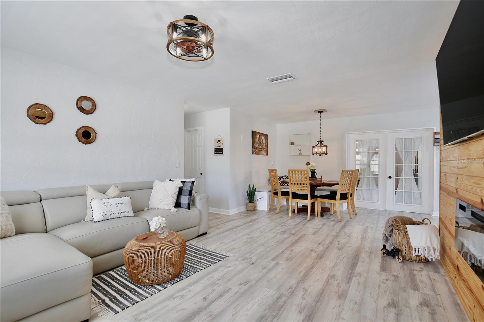 Image 4 of 32 For 120 Lynnhurst Drive