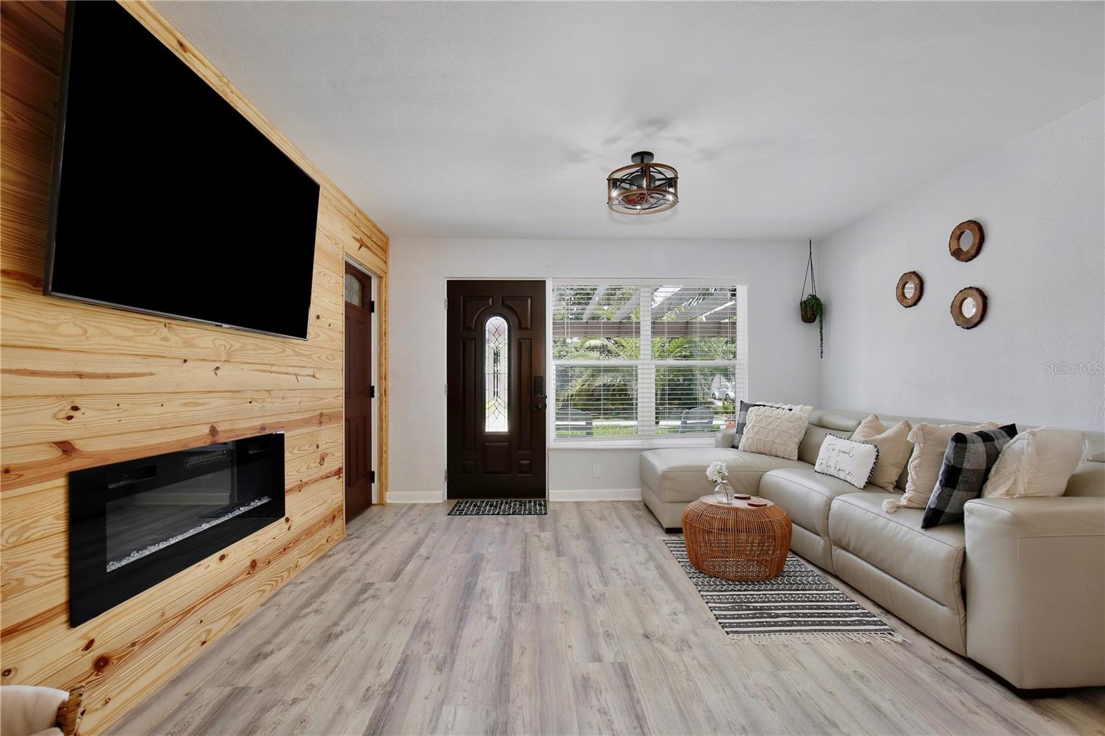 Image 5 of 32 For 120 Lynnhurst Drive