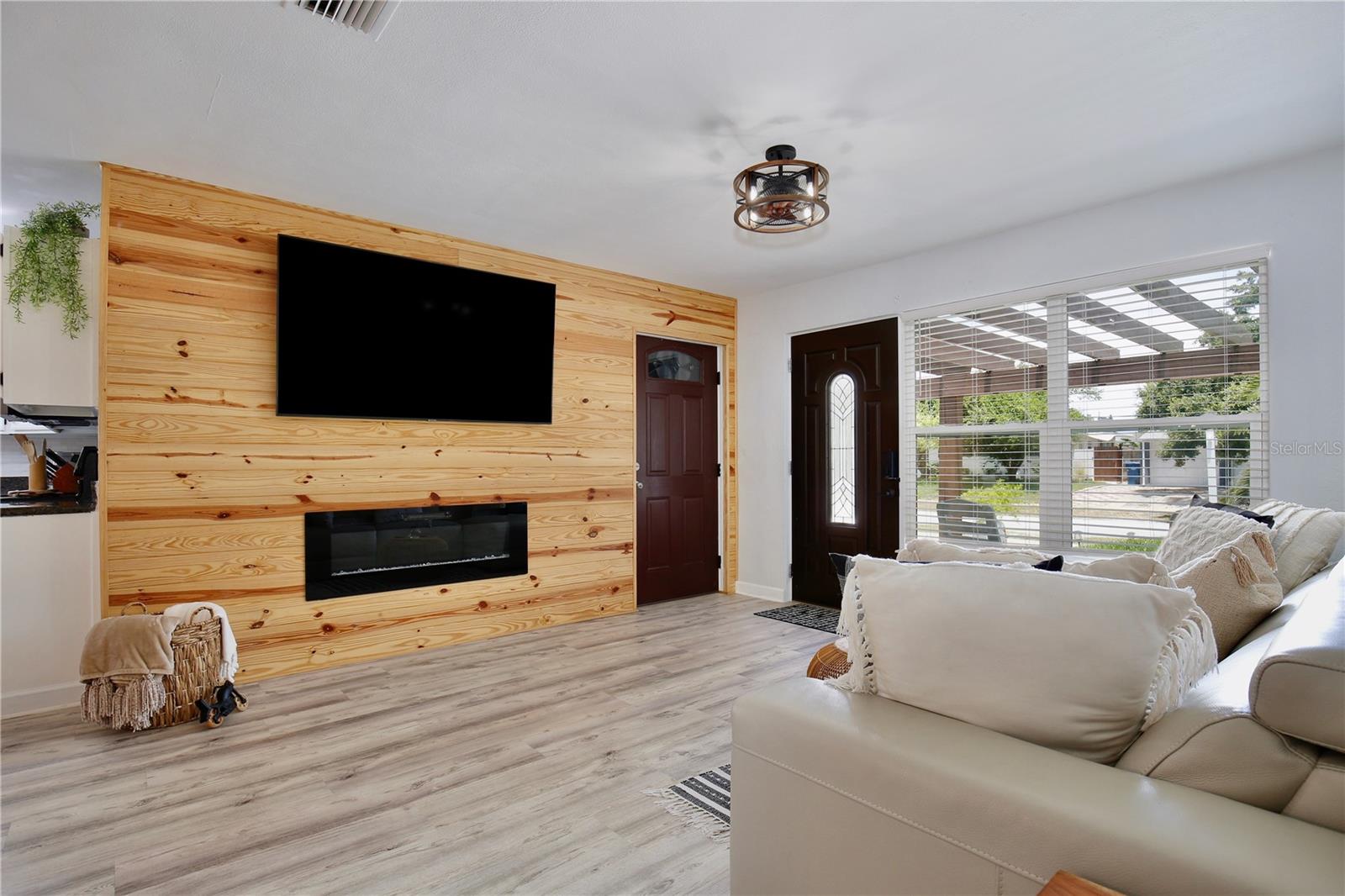 Image 6 of 32 For 120 Lynnhurst Drive
