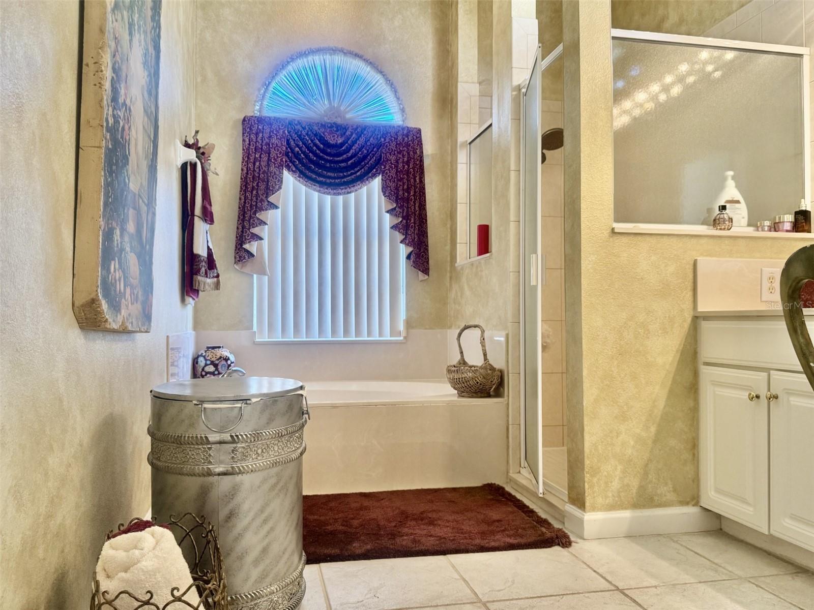 Image 16 of 52 For 10303 Newington Drive