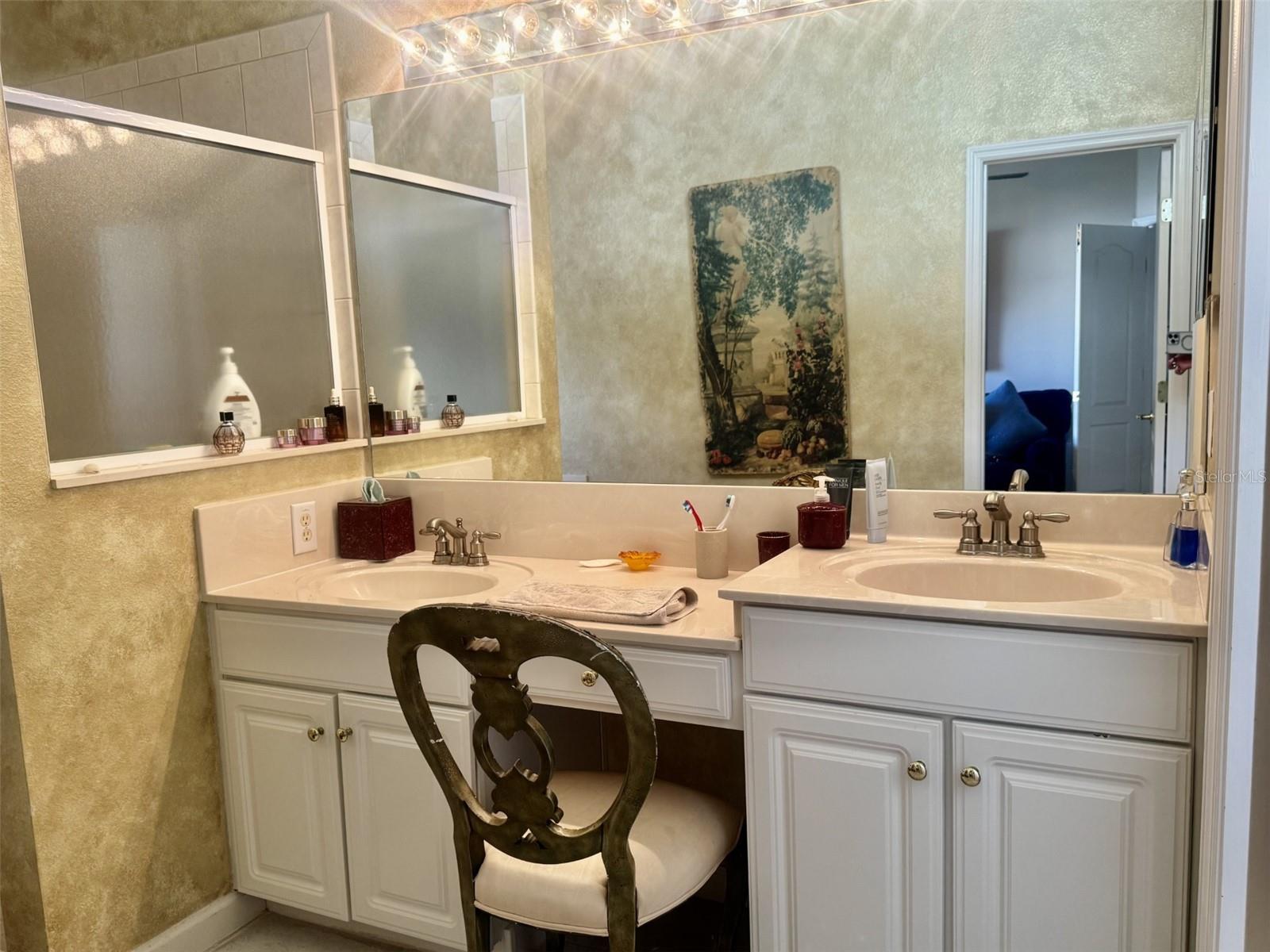 Image 17 of 52 For 10303 Newington Drive