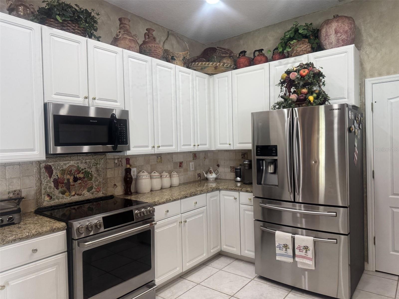 Image 21 of 52 For 10303 Newington Drive