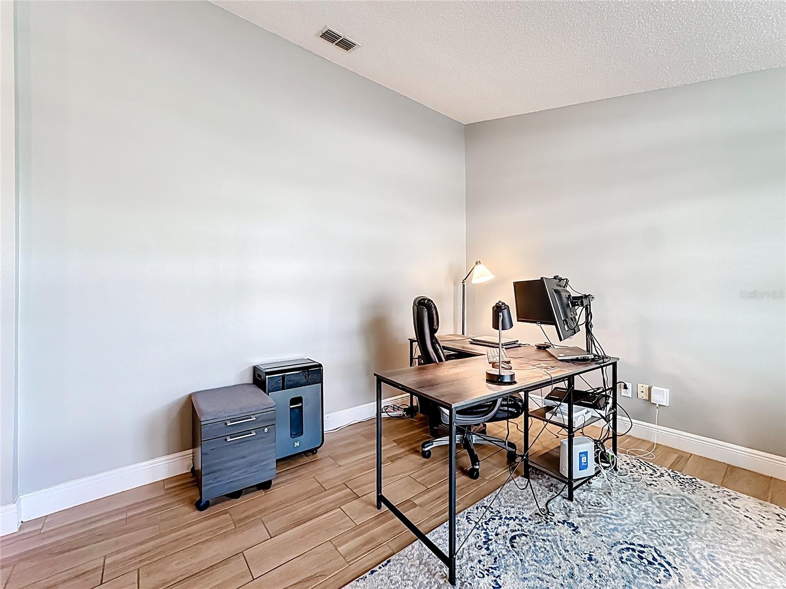 Image 16 of 46 For 301 Lytton Circle