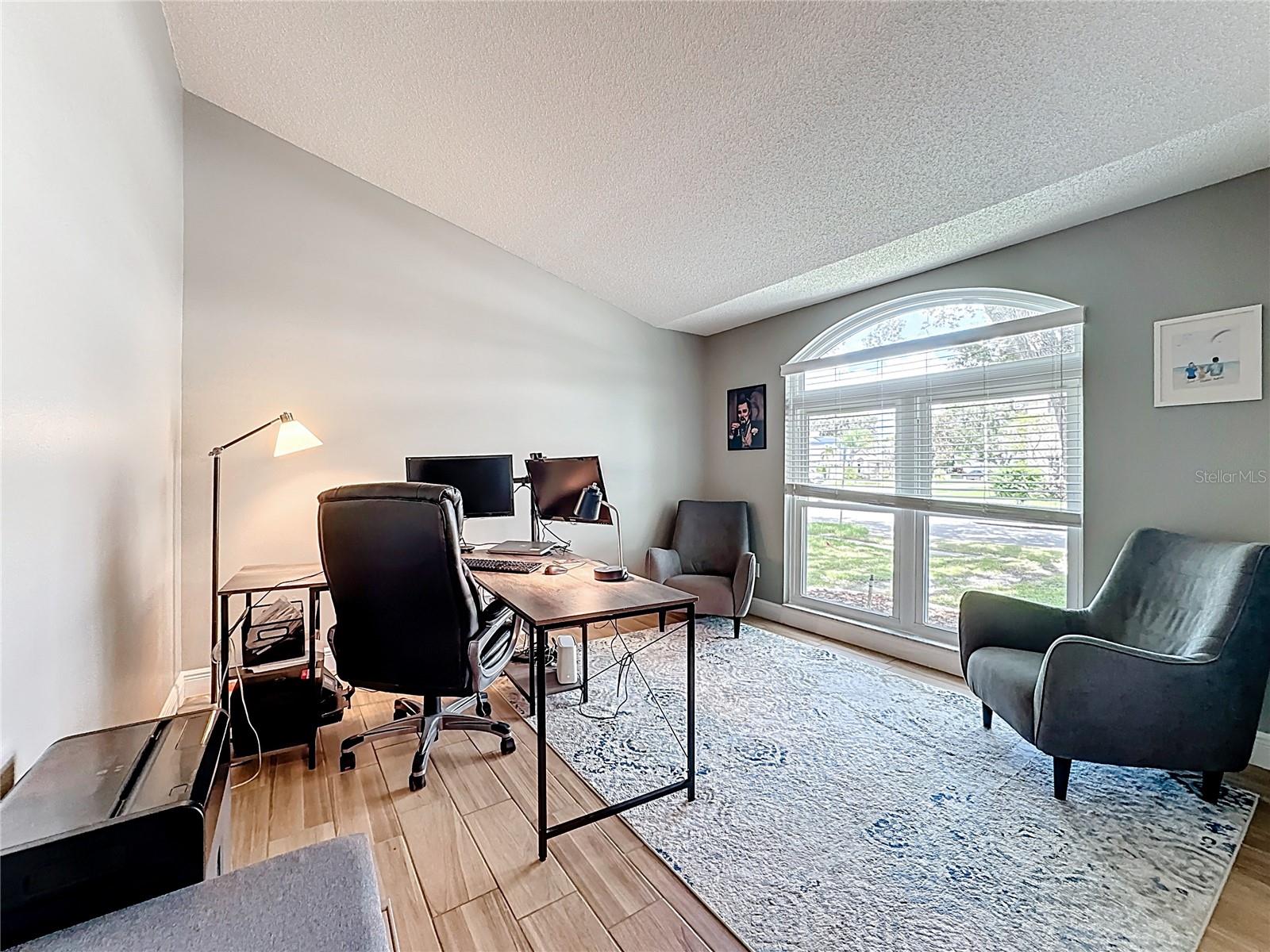 Image 17 of 46 For 301 Lytton Circle