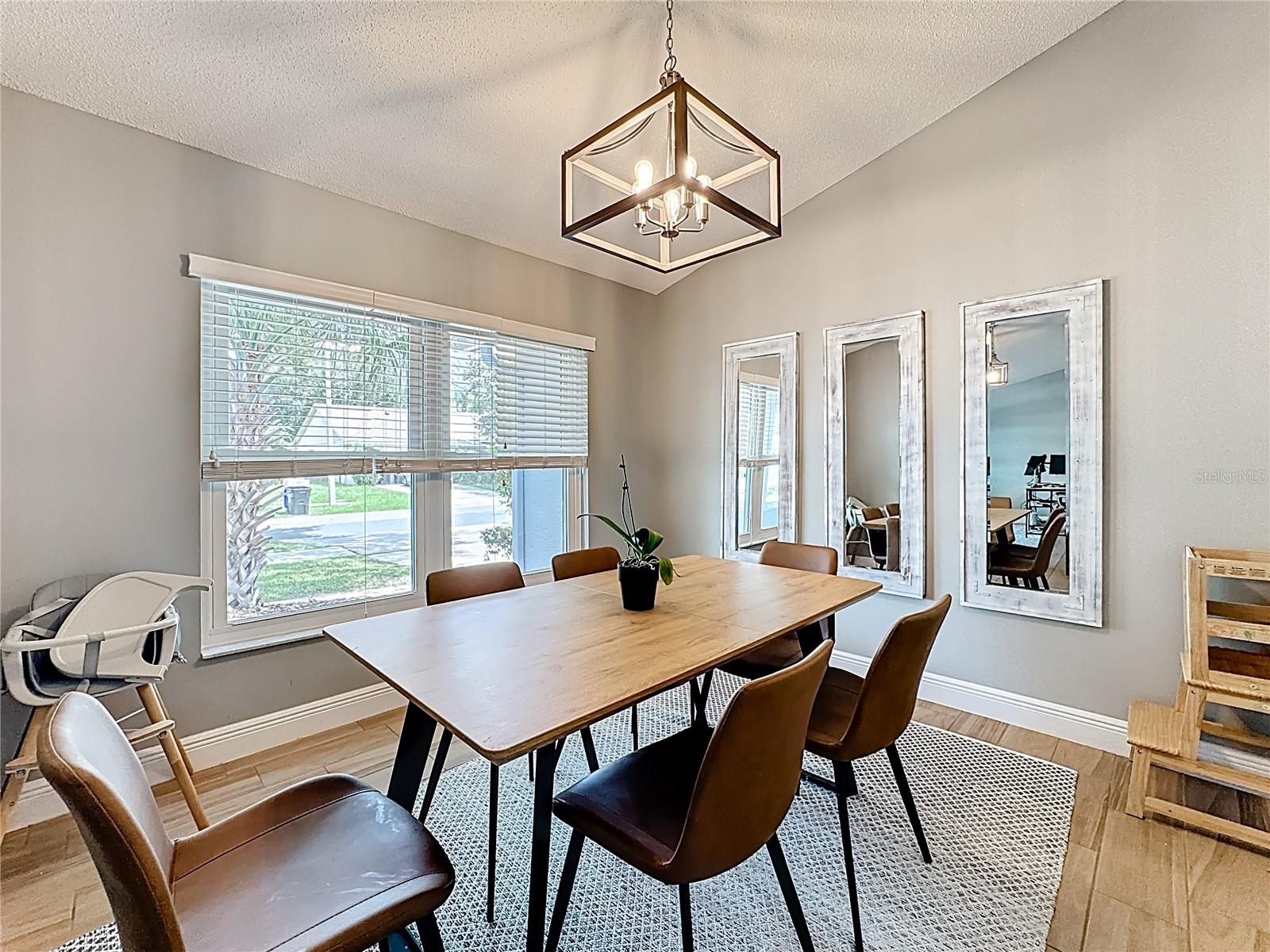 Image 6 of 46 For 301 Lytton Circle