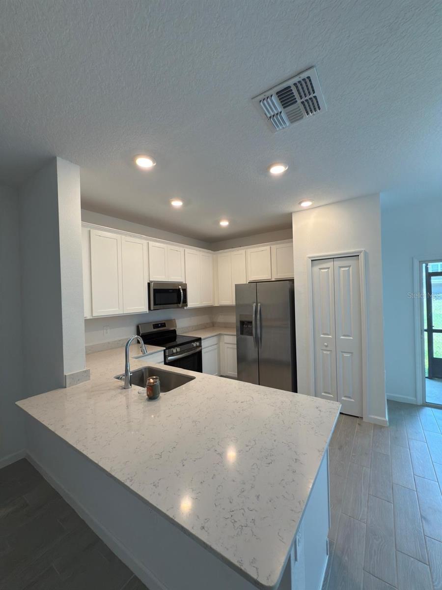 Image 5 of 15 For 3483 Se 37th Ct