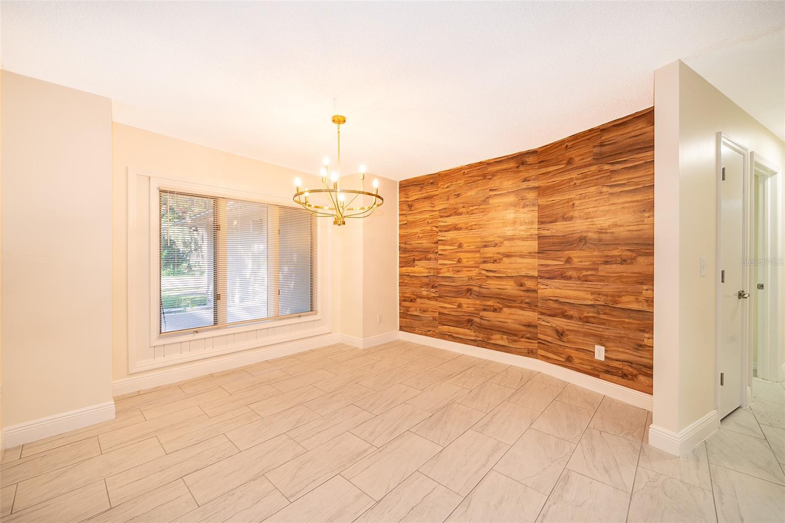 Image 11 of 33 For 1511 Grandview Boulevard