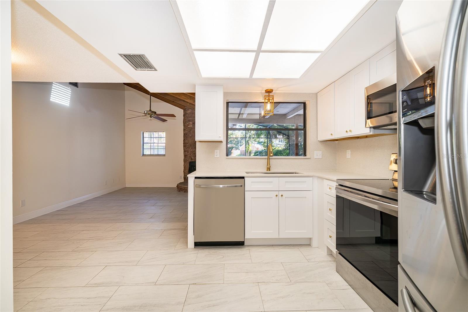 Image 12 of 33 For 1511 Grandview Boulevard