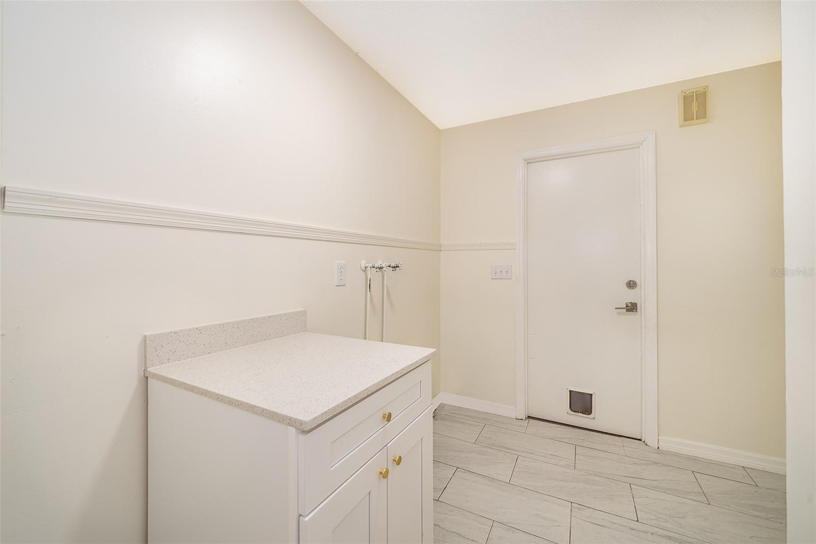 Image 18 of 33 For 1511 Grandview Boulevard