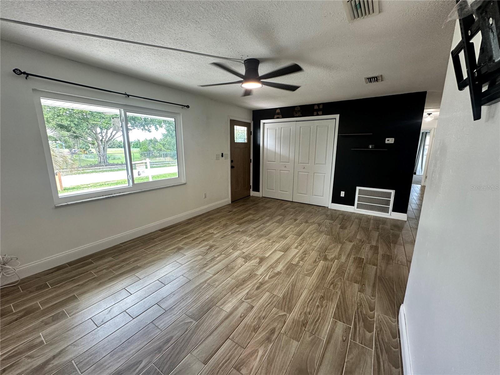 Image 11 of 32 For 2781 Fulford St