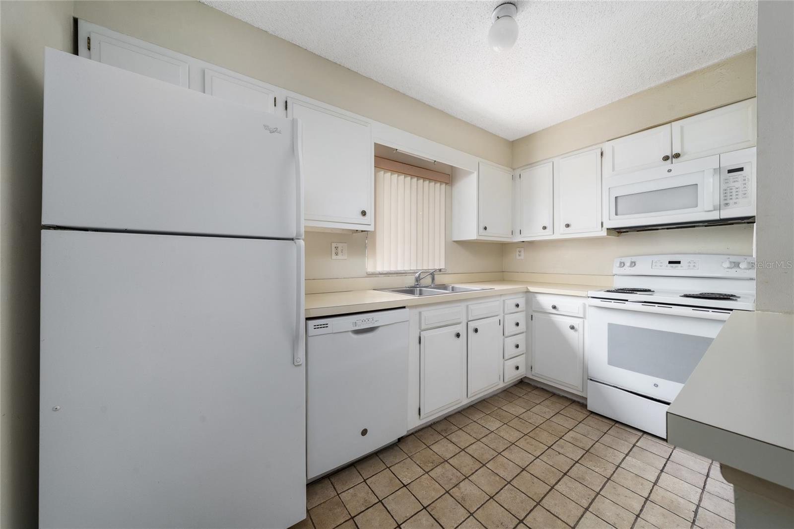 Image 12 of 33 For 525 Conway Road 209