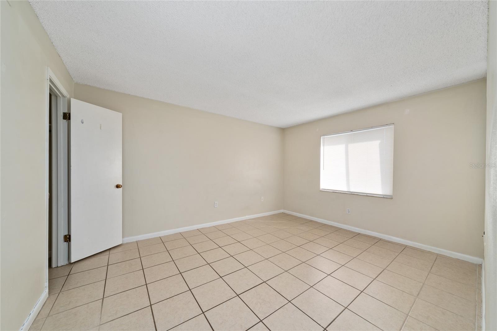 Image 19 of 33 For 525 Conway Road 209
