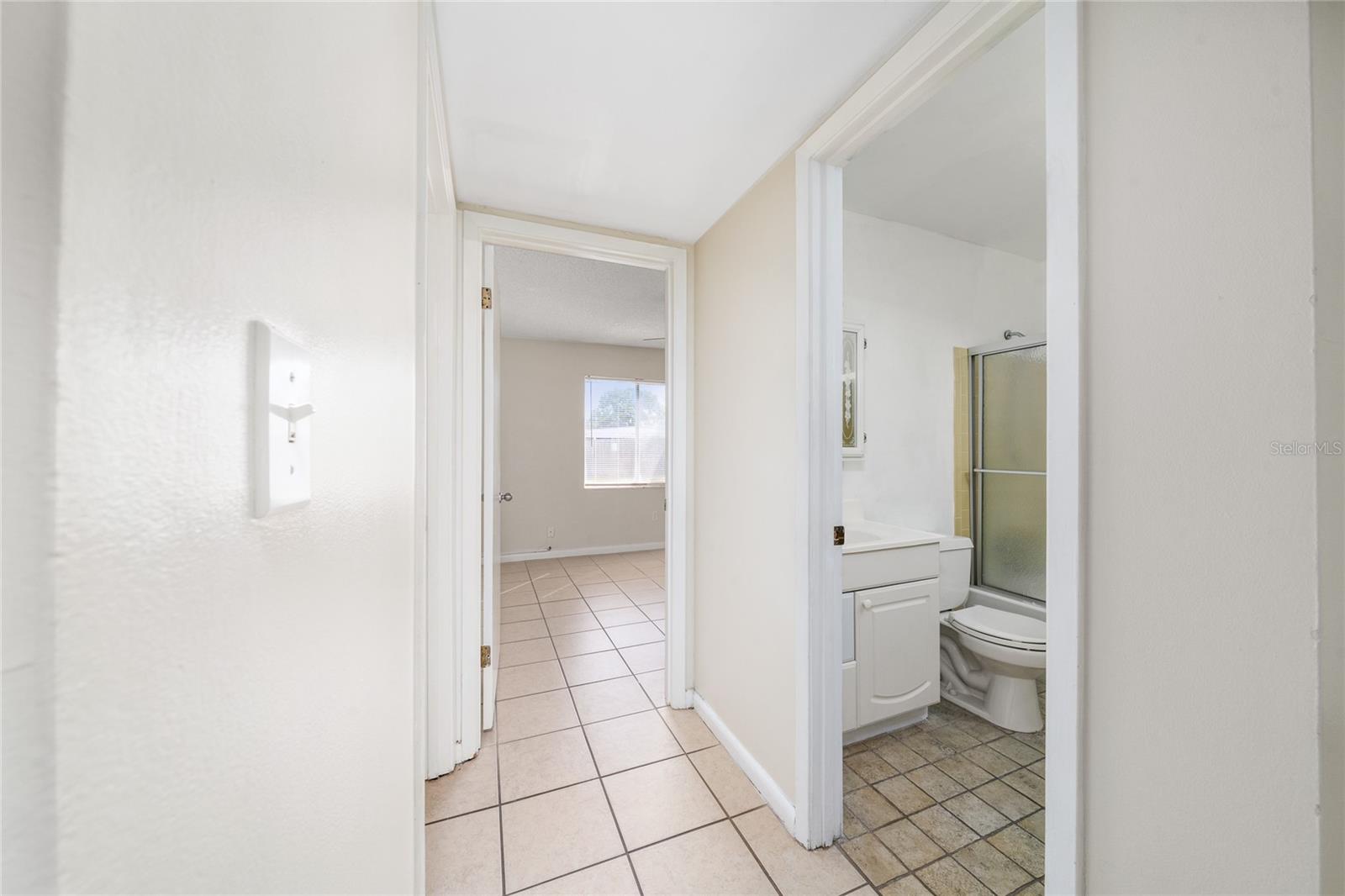Image 20 of 33 For 525 Conway Road 209