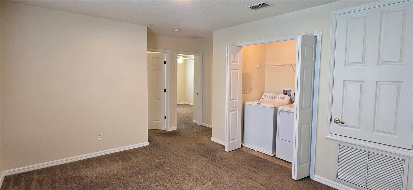 Image 16 of 19 For 13479 Applerose Lane 30