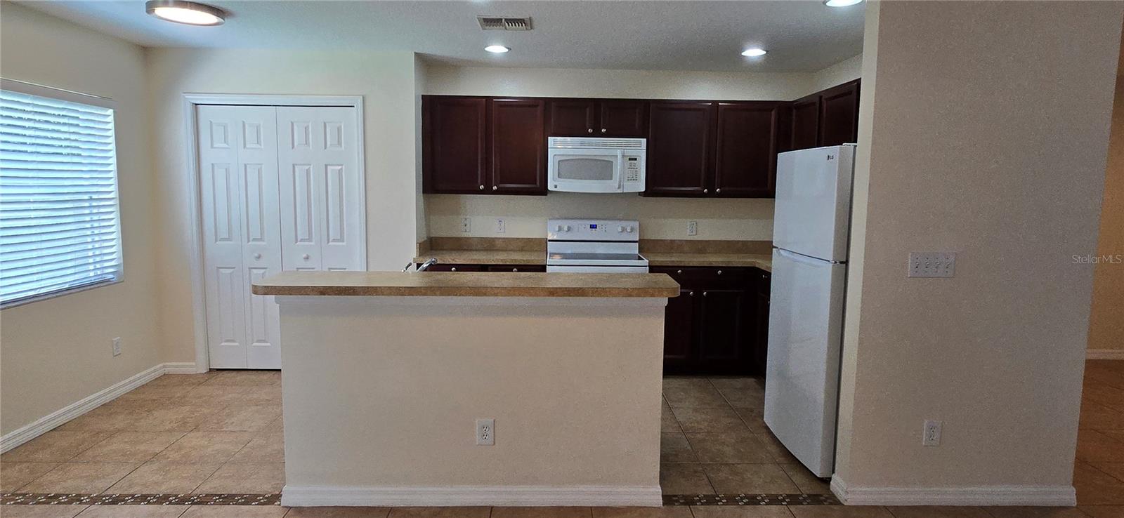 Image 4 of 19 For 13479 Applerose Lane 30