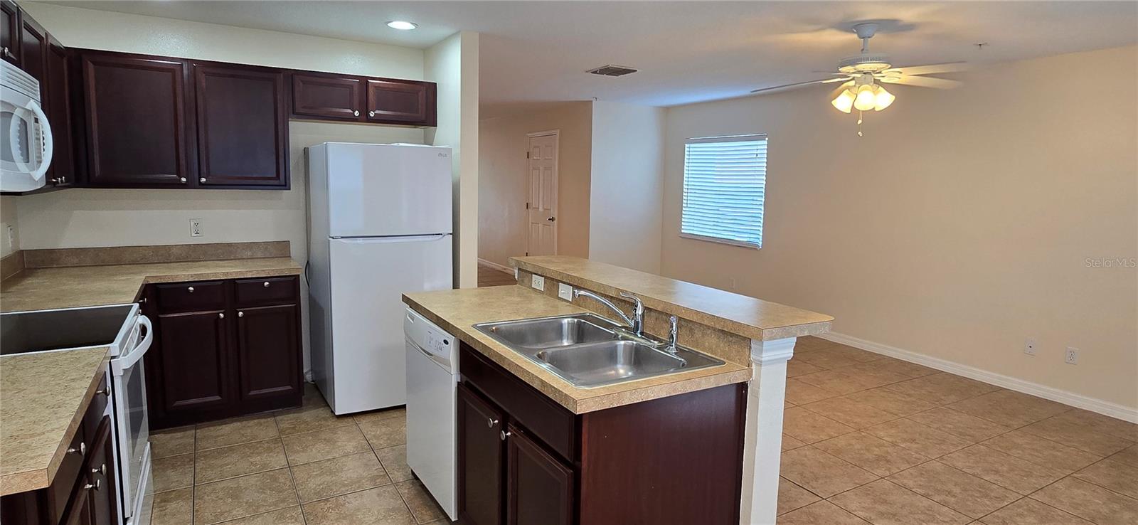 Image 5 of 19 For 13479 Applerose Lane 30