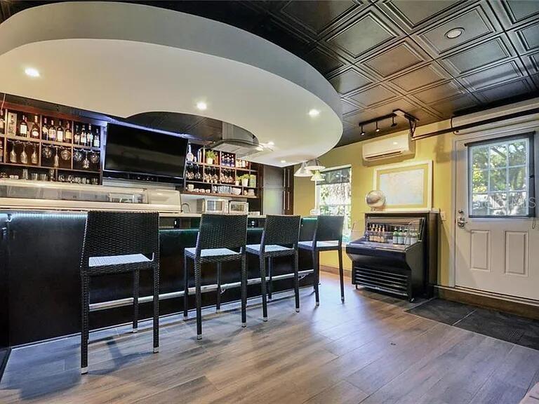 Image 3 of 4 For 2693 Westchester Drive N