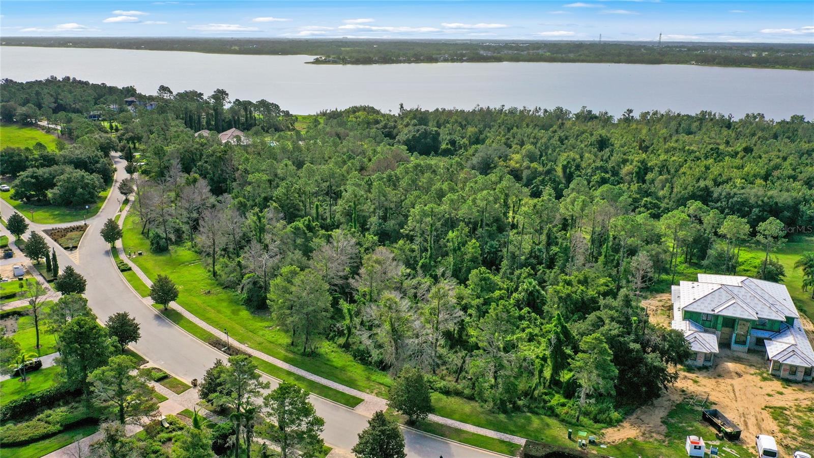 Image 8 of 24 For 16023 Pendio Drive