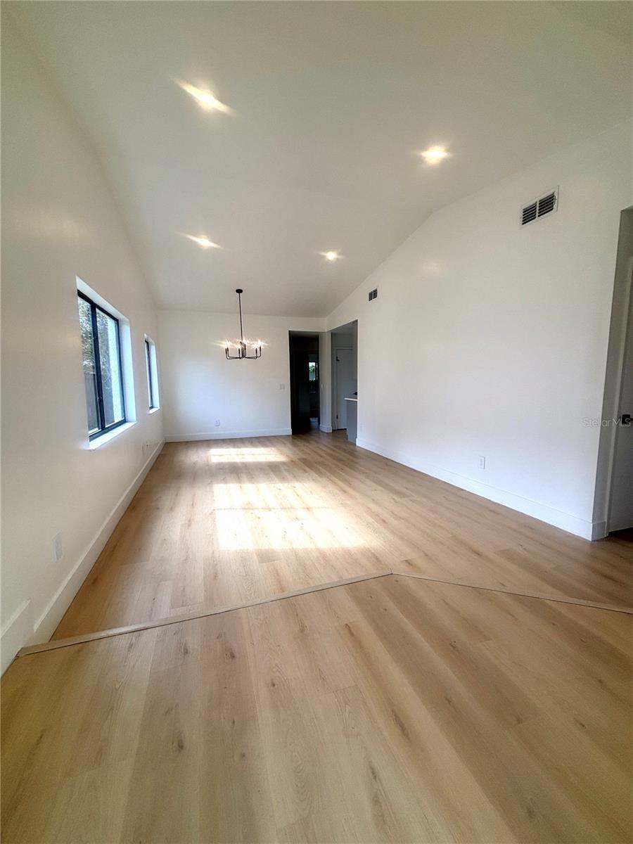 Image 2 of 16 For 640 Macduff Lane A