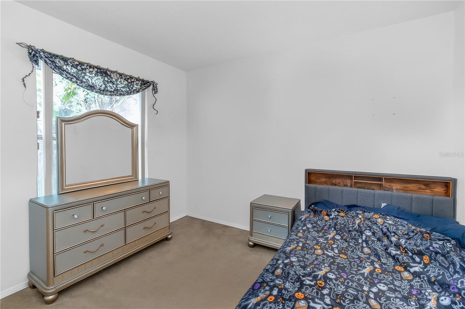 Image 19 of 36 For 2827 Ballard Avenue