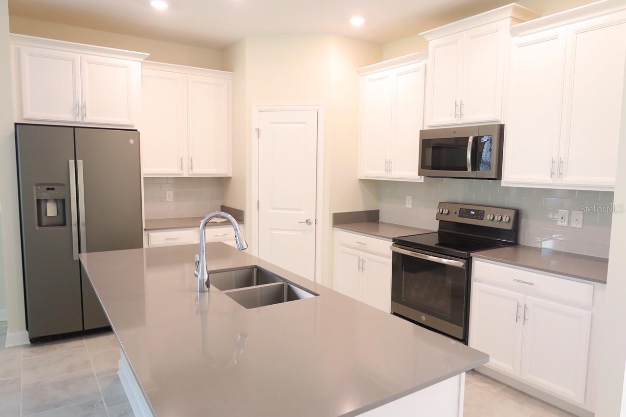 Image 6 of 30 For 4333 Seven Canyons Drive