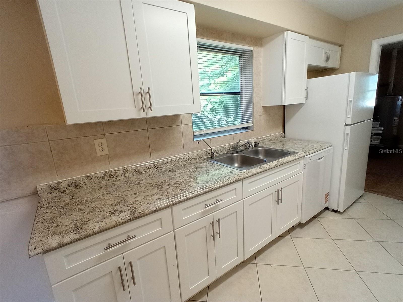 Image 5 of 12 For 2283 Howland Boulevard