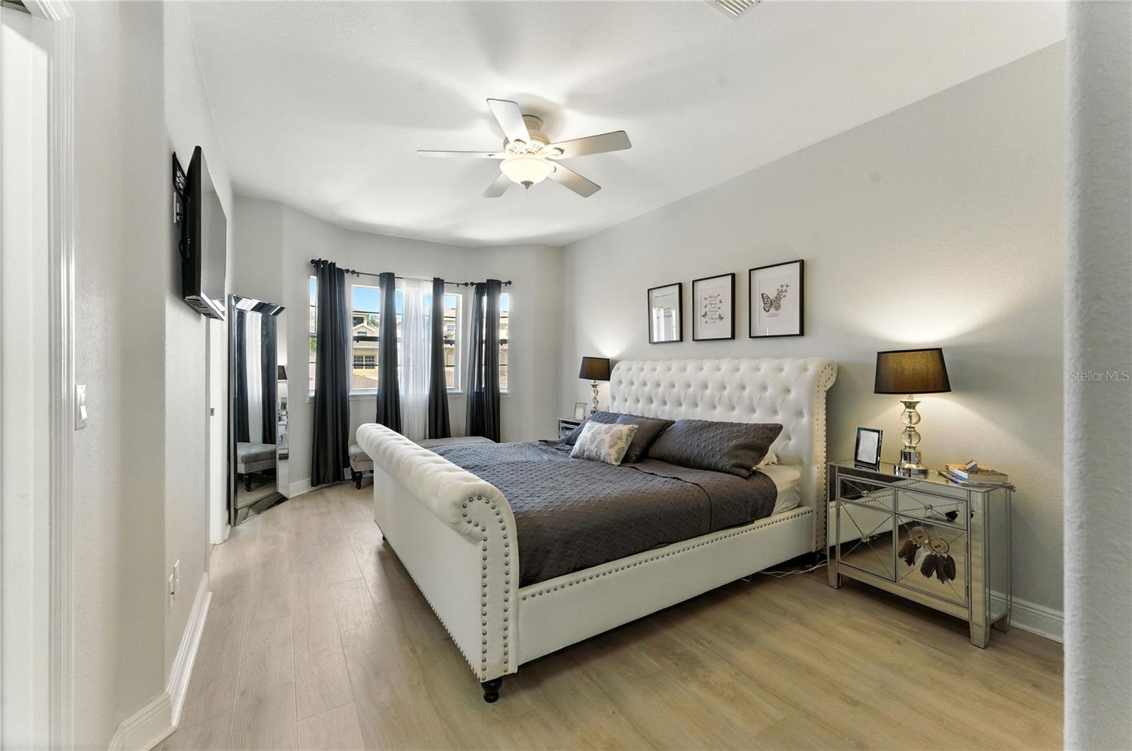 Image 14 of 37 For 13239 Fountainbleau Drive
