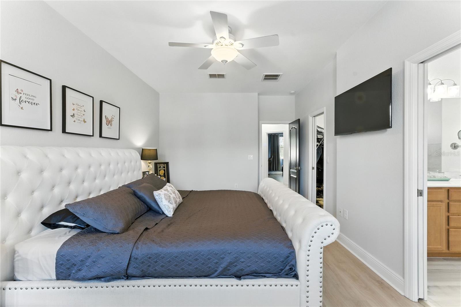 Image 15 of 37 For 13239 Fountainbleau Drive