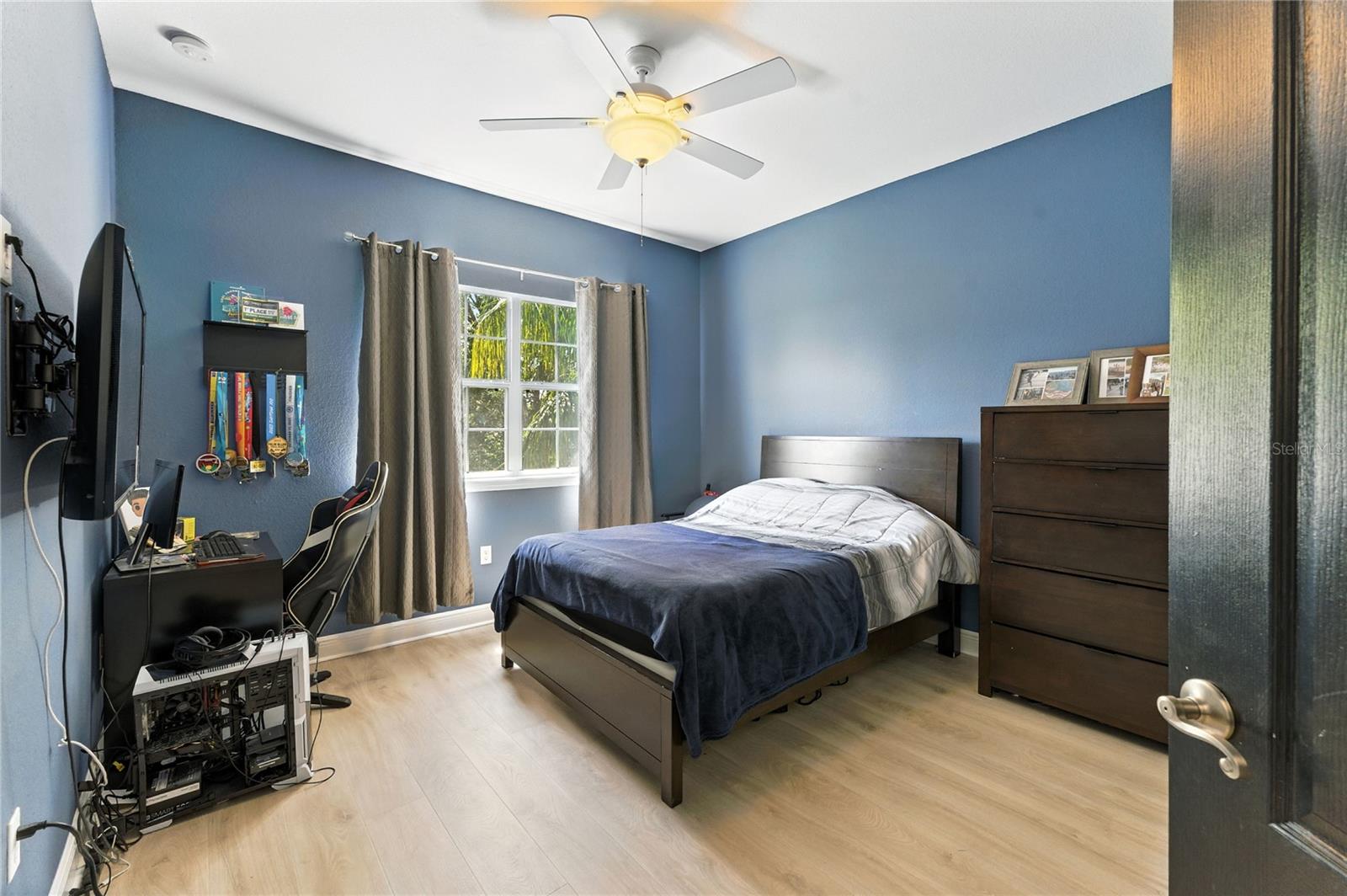 Image 19 of 37 For 13239 Fountainbleau Drive