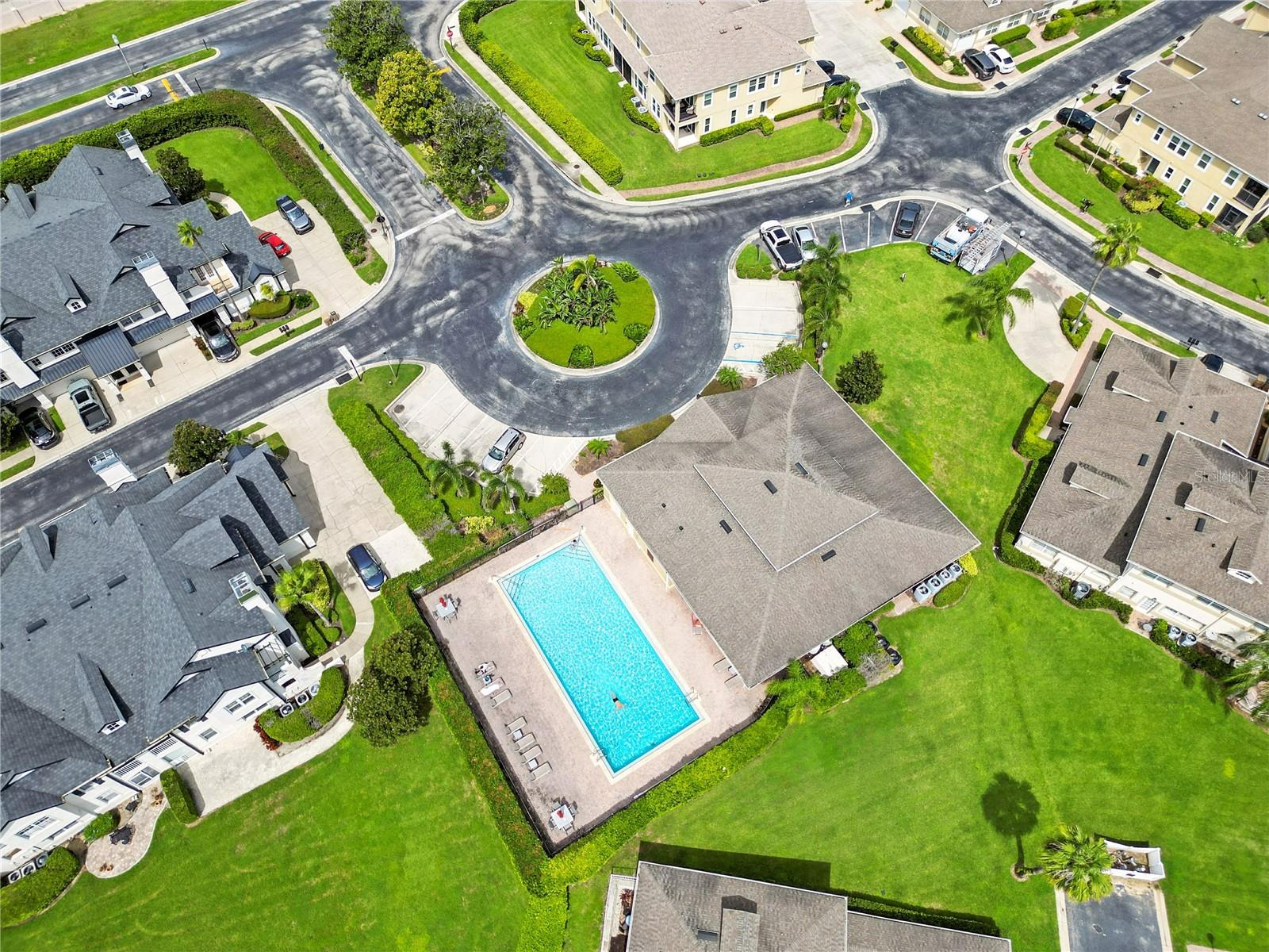 Image 25 of 37 For 13239 Fountainbleau Drive