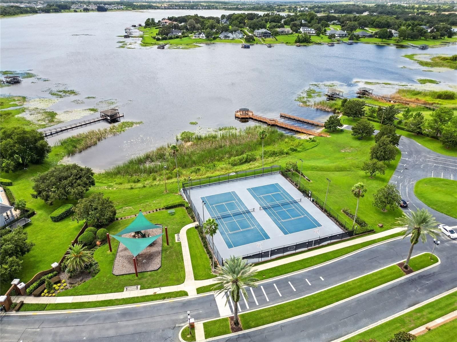 Image 27 of 37 For 13239 Fountainbleau Drive
