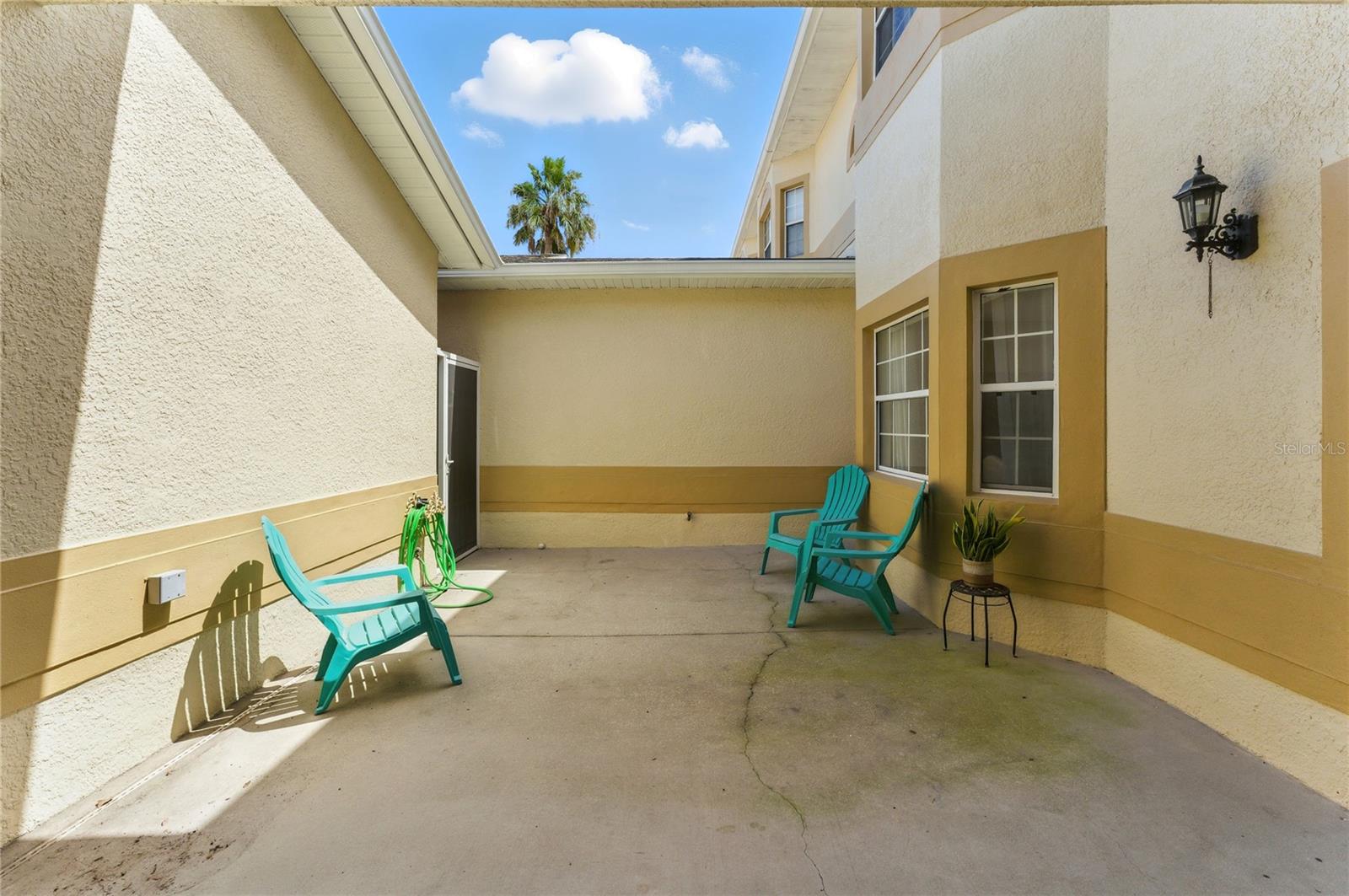 Image 3 of 37 For 13239 Fountainbleau Drive