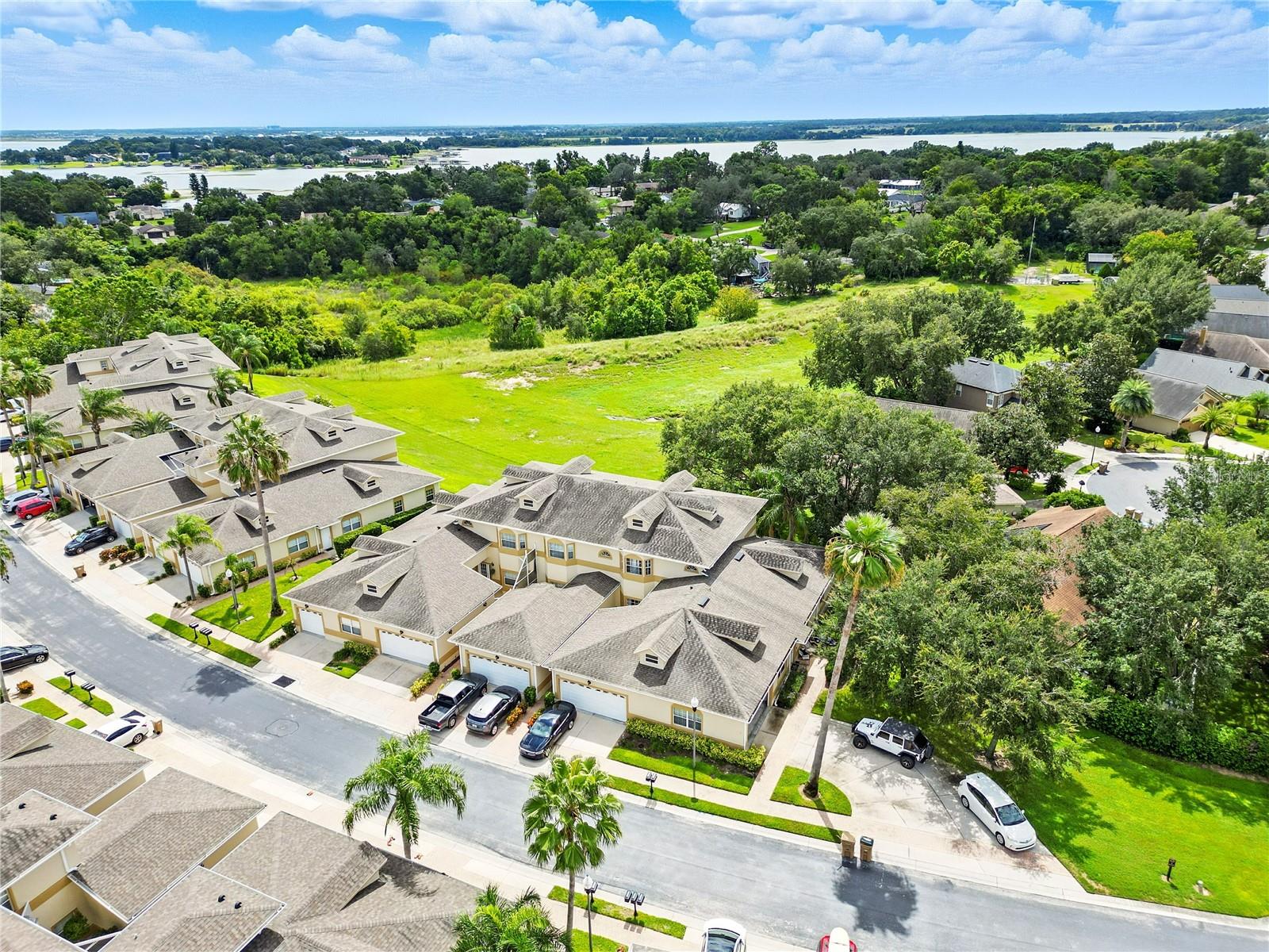Image 33 of 37 For 13239 Fountainbleau Drive