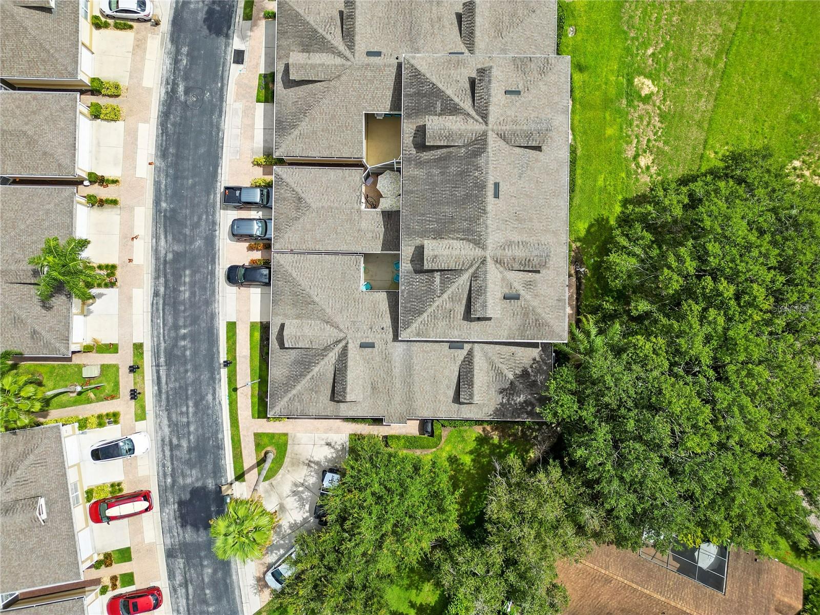 Image 34 of 37 For 13239 Fountainbleau Drive