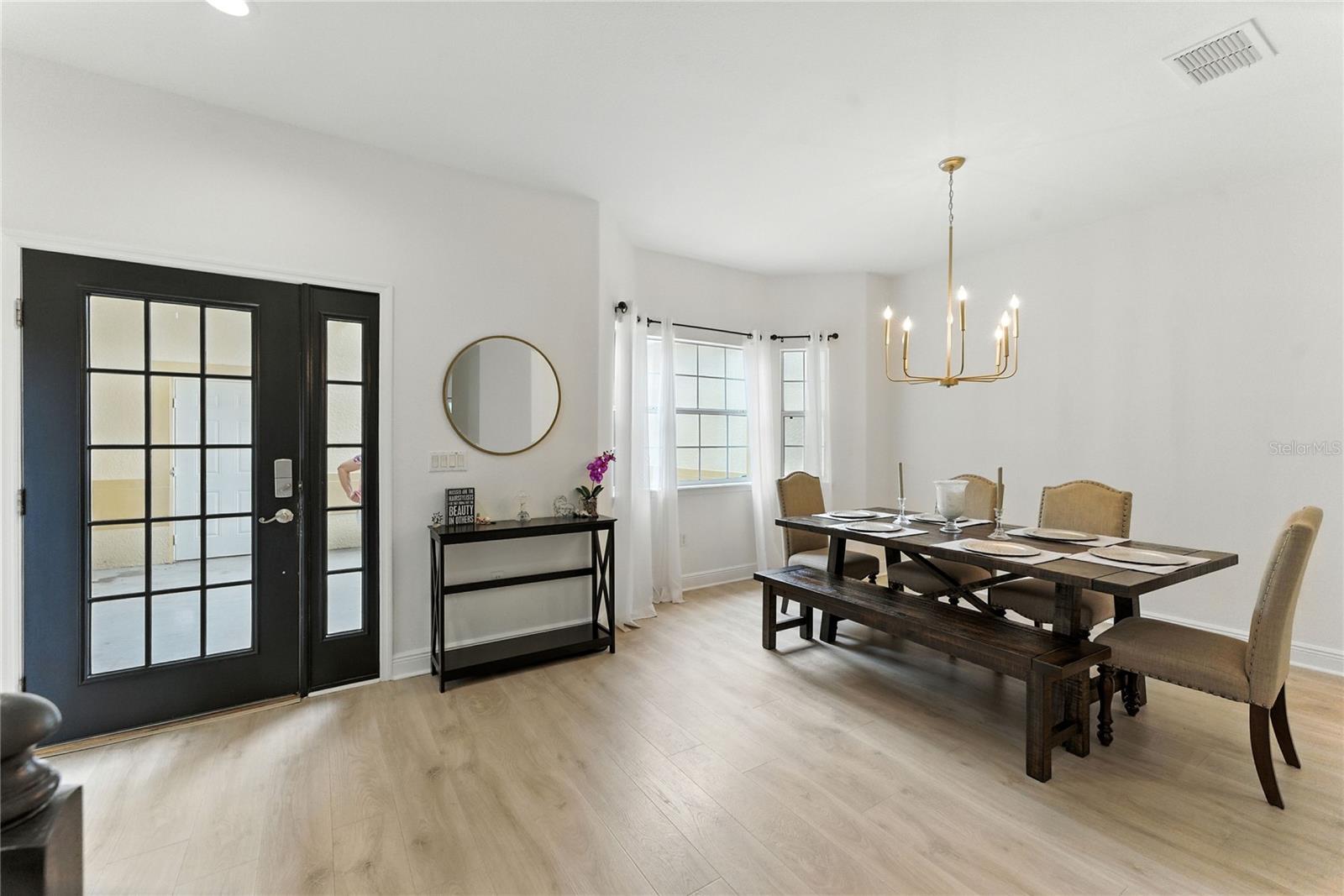 Image 5 of 37 For 13239 Fountainbleau Drive