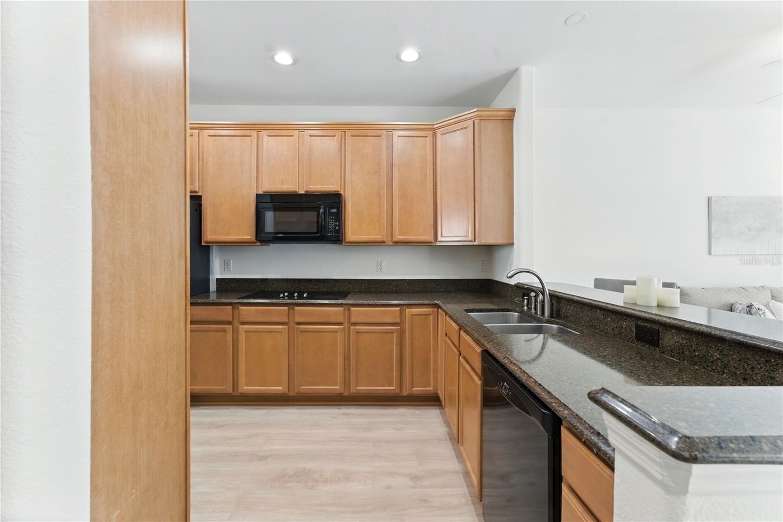 Image 8 of 37 For 13239 Fountainbleau Drive