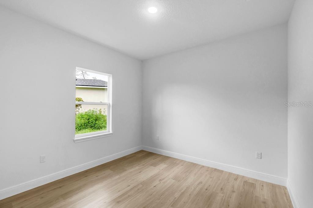 Image 18 of 34 For 16954 39th Circle
