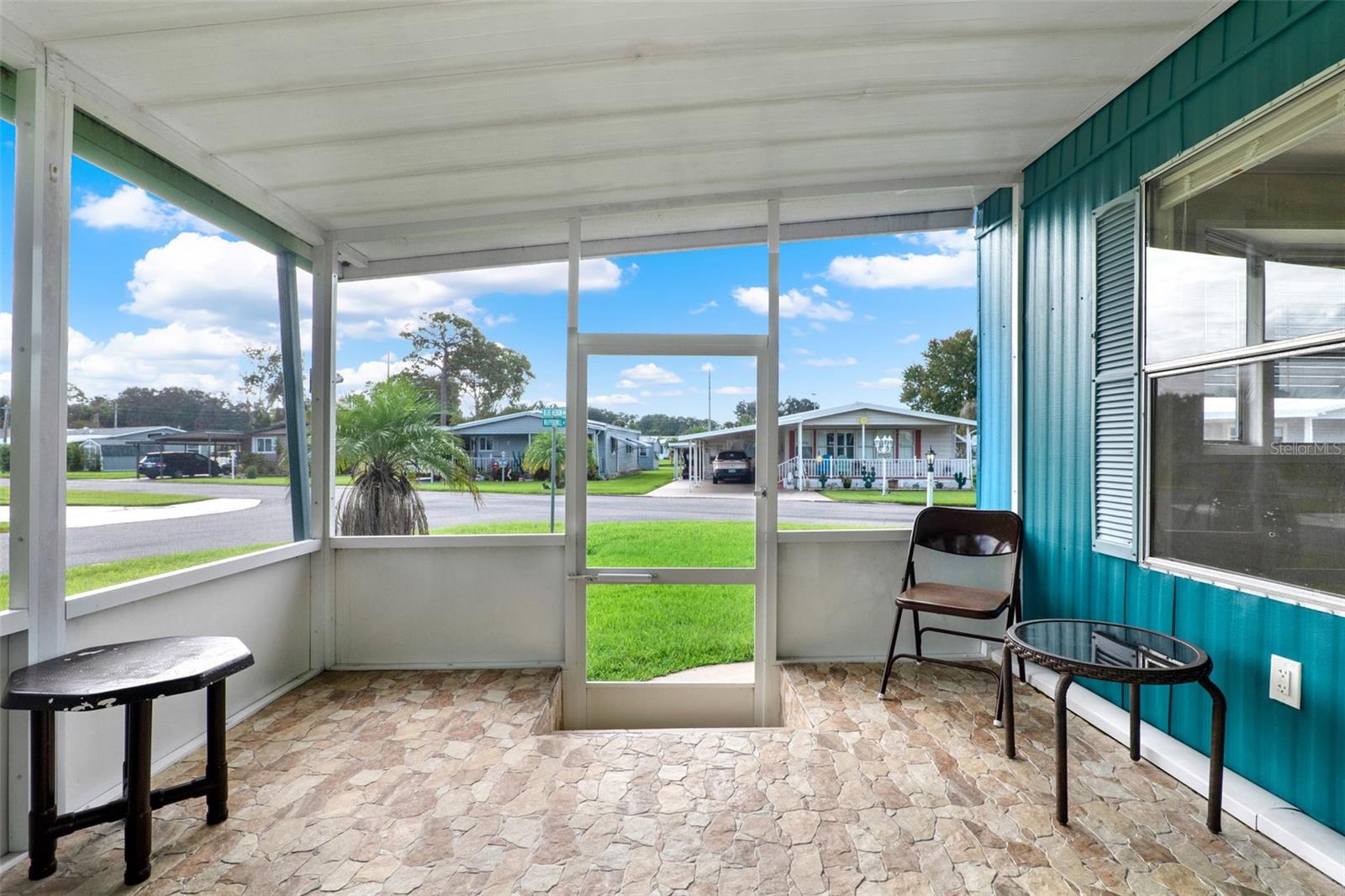 Image 15 of 19 For 904 Blue Heron Boulevard