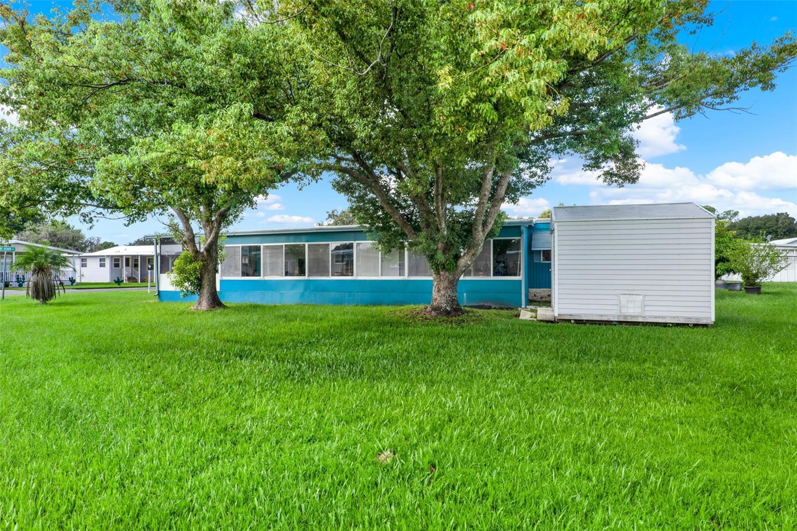 Image 18 of 19 For 904 Blue Heron Boulevard