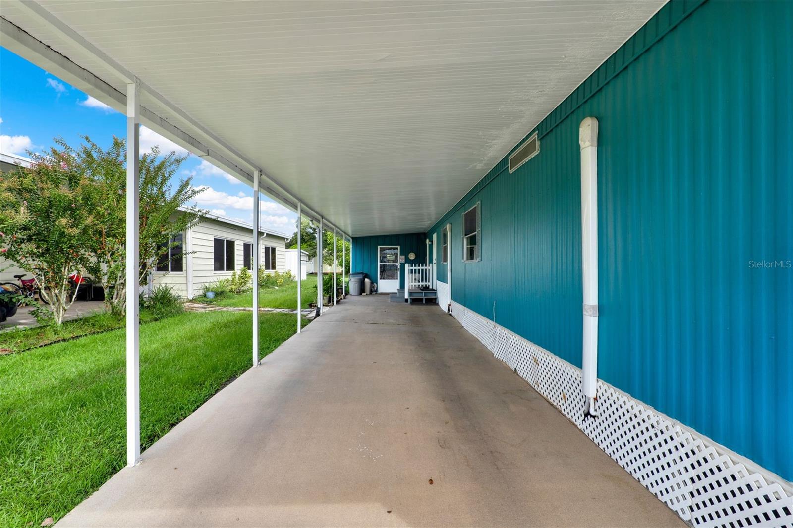 Image 4 of 19 For 904 Blue Heron Boulevard