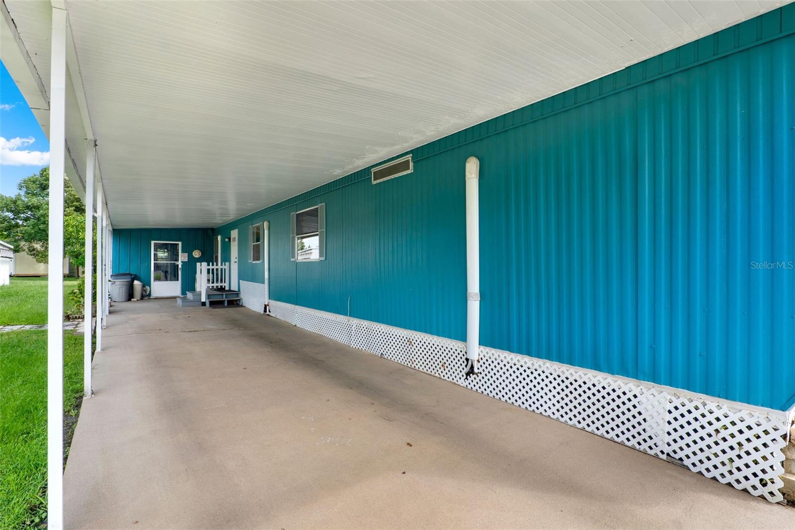 Image 5 of 19 For 904 Blue Heron Boulevard