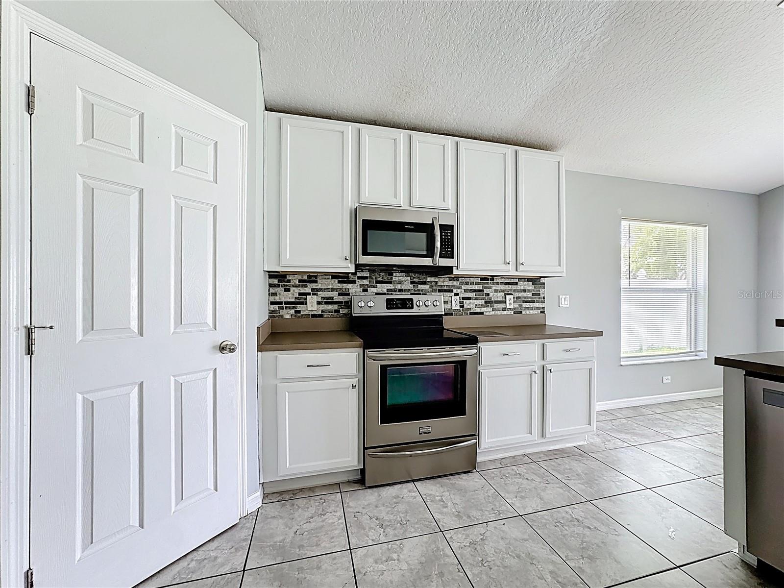 Image 8 of 61 For 2665 Eagle Cliff Drive